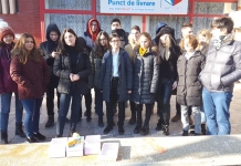 Elevii din Constanța au trimis colete cu autobuze de jucărie ministrului Educației, premierului și ministrului Dezvoltării