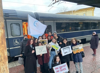 Protest al elevilor din Constanța și din București, la sediul Ministerului Educației: #VremTransport VIDEO UPDATE