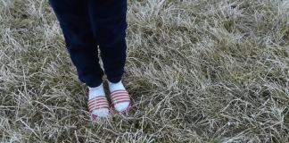 În satele din România, 1 din 10 copii merge flămând la culcare, iar 1 din 5 nu este fericit – studiu