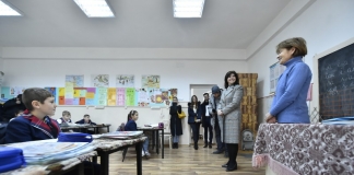 FSLI critică ”descinderea” ministrului Educației în sala de clasă din Ialomița: ”Pedagogic nu se face așa! Controalele trebuie să respecte legea”