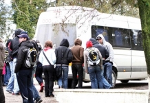 Ministerul Educației: Începând cu anul școlar 2020-2021, elevii vor circula gratuit pe baza carnetului de elev