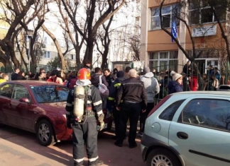 Şcoala 133 din Capitală, evacuată la o zi după igienizare. 18 elevi au fost transportaţi la spital. Școala va fi închisă trei zile