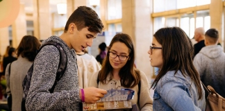 Târg pentru elevi și studenți. Peste 100 de universități din Europa vor fi prezente în martie la RIUF