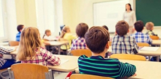 Asociația Elevilor din Constanța solicită suspendarea cursurilor în toate unitățile de învățământ din România