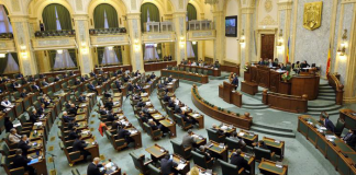 Angajaţii din învăţământ vor beneficia de zile libere de Paşti şi de Rusalii, potrivit cultului de care aparţin – proiect adoptat de Senat