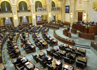Angajaţii din învăţământ vor beneficia de zile libere de Paşti şi de Rusalii, potrivit cultului de care aparţin – proiect adoptat de Senat