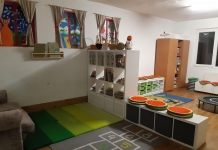 Loc de joacă creat pentru copii într-o școală din Timișoara. Andrada Mazilu a investit o parte din premiul Merito pentru amenajarea spațiului ”visat”