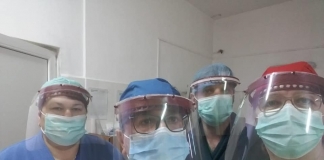 Elevii se implică în lupta împotriva coronavirusului. Echipele de robotică din mai multe licee confecționează viziere pentru angajații spitalelor