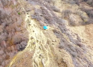 Școala de acasă. Lecția de geografie, filmată cu drona: O profesoară le-a predat elevilor de la ”înălțime” VIDEO