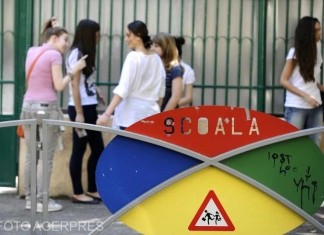 Ministrul Educației, despre reintroducerea tezelor sau revenirea la semestre: „Eu vă sugerez să nu mai tot schimbăm şi să înnebunim copiii”