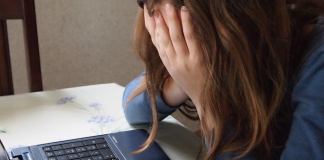 Șeful ISJ Sibiu le cere profesorilor să nu exagereze cu temele în această perioadă: Vă rog, nu îi omorâți ca să poată toată lumea să bifeze că a lucrat online