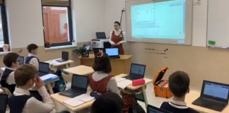 La școala smart de la Ciugud, cursurile se mută în online. O lecție demonstrativă, oferită de elevii și profesorii școlii VIDEO