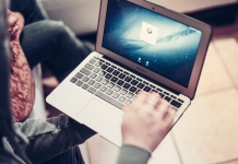 Sondaj Didactic: 48% dintre cadrele didactice folosesc soluțiile video pentru a desfășura ”școala de acasă”