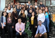 Școli curate. Elevi din cinci județe și-au propus ”să miște” lucrurile în educație și să determine autoritățile locale să își facă treaba