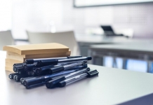 Școlile care vor pilota în următorii 4 ani descentralizarea curriculară și predarea în sistem mixt la Informatică și TIC – ordinele de ministru