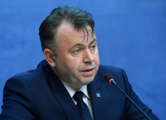 Ministrul Sănătății, Nelu Tătaru, nu exclude varianta susținerii online a examenelor naționale