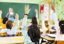 În Franța, elevii vor reveni la școală pe bază de voluntariat