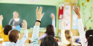 În Franța, elevii vor reveni la școală pe bază de voluntariat
