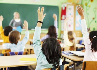 În Franța, elevii vor reveni la școală pe bază de voluntariat