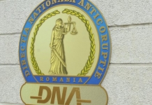 Directoarea unei şcoli gimnaziale din Capitală, reţinută de procurorii DNA pentru luare de mită