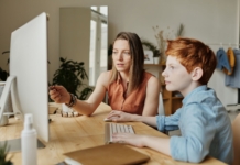 Sondaj SuperTeach: Cum văd părinții școala online și care sunt dificultățile întâmpinate în această perioadă în care școlile sunt închise