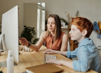 Sondaj SuperTeach: Cum văd părinții școala online și care sunt dificultățile întâmpinate în această perioadă în care școlile sunt închise