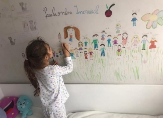 Surpriza unei fetițe de clasa I pentru colegi și învățătoare: „Am fost copleșită de emoții, de-a dreptul surprinsă, dar și mândră de ea”