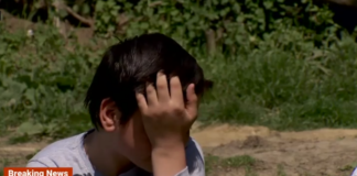 Școala pe un telefon vechi care se închide când începe ora. Vasile: ”Vreau să fim fericiți și să mergem la școală, nu să facem online”