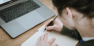Simulare Evaluare Națională 2025. Secretar de stat: Corectarea lucrărilor s-a încheiat/ Borderourile de evaluare, transmise chiar de la sfârşitul acestei săptămâni