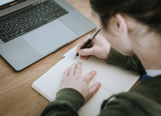 Simulare Evaluare Națională 2025. Secretar de stat: Corectarea lucrărilor s-a încheiat/ Borderourile de evaluare, transmise chiar de la sfârşitul acestei săptămâni