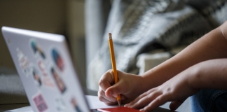 Cursuri online în șase unități de învățământ joi, 15 ianuarie. Activitatea didactică este suspendată într-o școală din județul Sibiu