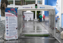 Unul dintre pacienții infectați cu noua tulpină SARS-CoV-2 lucrează la o școală din București. Nouă contacți ai acestuia, testați pozitiv