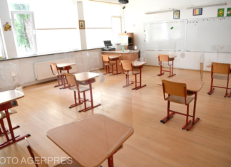Prima zi de pregătire în școli pentru examenele naționale. În București, doar 40% dintre elevi și-au anunțat participarea la ore UPDATE