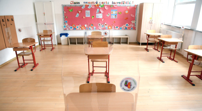 Preşedintele Academiei: Cei care spun că educaţia online este la fel de bună ca educaţia directă, aureolată de căldură umană, nu ştiu ce spun
