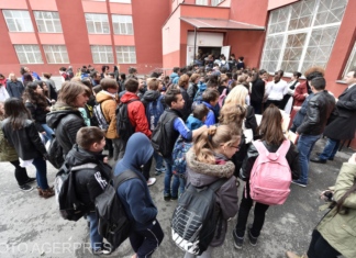 Ordinul privind temele pentru acasă, semnat: „Reglementarea permite flexibilizări ale temelor – obligatorii și suplimentar-facultative – în funcție de nevoile copiilor”