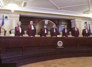 Decizie CCR: Legea care reglementează învăţământul online este neconstituțională