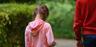 Elevii și copiii de grădiniță intră în vacanță. Cursurile vor fi reluate miercuri, 8 mai. Evaluările la clasele a II-a, a IV-a și a VI-a încep pe 13 mai