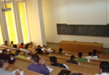 Un tânăr, aflat de la 7 ani într-o casă de tip familial din Cugir, a intrat la două facultăți. El a ales să studieze Medicina la Sibiu