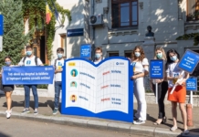 Catalogul celor 900.000 de elevi absenți pentru că nu au laptop sau tabletă, dus la Ministerul Educației