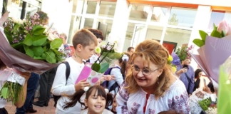 Jocul care unește, metoda aplicată cu succes de o învățătoare din București. Florentina Ivan s-a întors în satul natal și va începe o nouă provocare