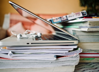 Ludovic Orban: Nu vom putea achiziţiona toate cele 250.000 de tablete pentru elevi. Decizia cum încep cursurile o ia conducerea școlii