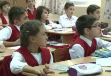 Proiect adoptat în Senat: 350 de lei, acordați anual fiecărui elev pentru uniforma școlară