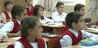Proiect adoptat în Senat: 350 de lei, acordați anual fiecărui elev pentru uniforma școlară