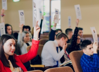 Consiliul Naţional al Elevilor lansează ”Decalogul şcolii pe timp de pandemie”. Propunerile elevilor pentru începerea noului an școlar