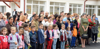 Măsurile pentru noul an școlar. Părinții vor face triajul zilnic, acasă. Declarația ce trebuie prezentată în prima zi de școală (proiect)
