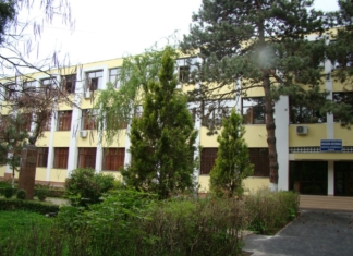 Consiliul de Administrație al unui colegiu din Ploiești a decis desfășurarea cursurilor exclusiv online în prima lună de școală