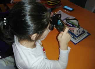Clasa în care elevii învață altfel, nu doar cu cartea și caietul. Învățătoare: ”Am vrut să îi atrag pe copii și să îi fac să vină cu plăcere la școală”
