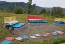 O școală mai veselă, cu clase în aer liber, la Bucșoaia. Locul în care schimbarea se face ”împreună”, iar elevii învață matematică aplicată