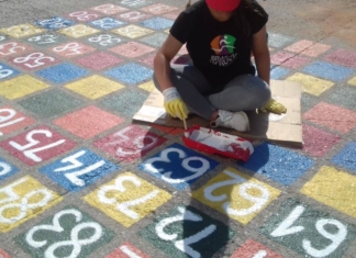 Pauza nonformală, proiectul copiilor din Crizbav: Jocuri colorate, desenate în curtea școlii și un vis îndeplinit de profesoara de fizică FOTO