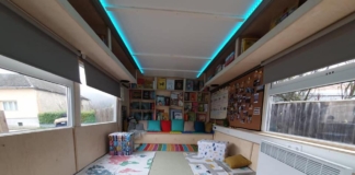 EduBuzz a parcat la Augustin. Cum a fost transformat un autobuz vechi, ruginit într-un spațiu educațional modern și plin de culoare FOTO